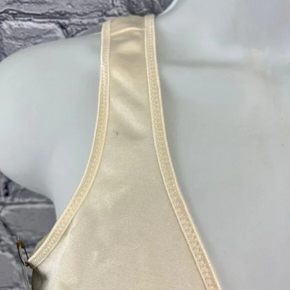 Leading Lady Crossover Leisure Bra Style 114 Size 36 B/C/D - Picture 3 of 6